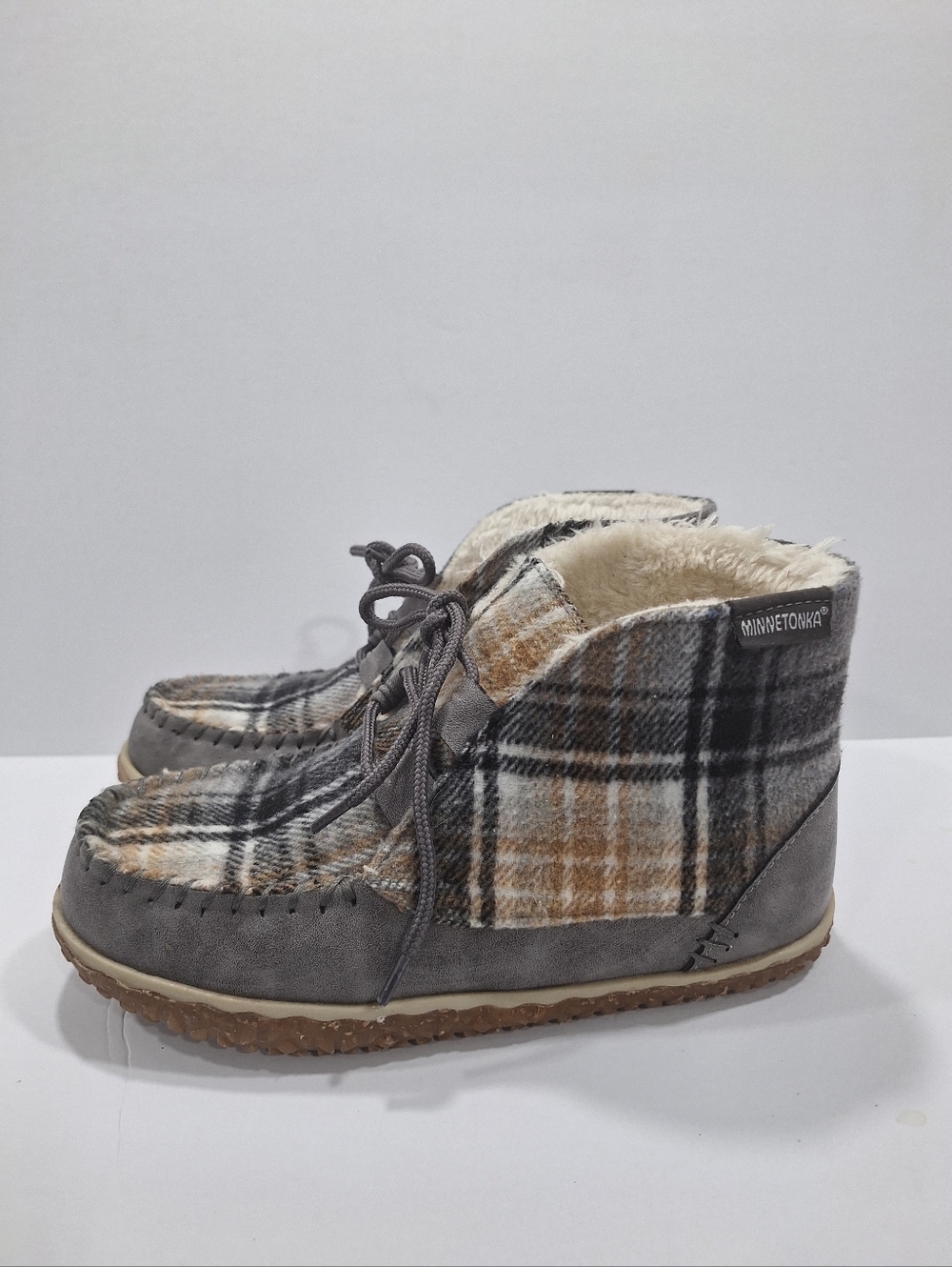 Minnetonka Limited Edition Torrey Indoor/Outdoor Laced Up Bootie- Women 7 M